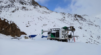 Les opérations de forage au projet aurifère Tichka Est dans le Haut Atlas ont été suspendues en raison de conditions météorologiques exceptionnelles.