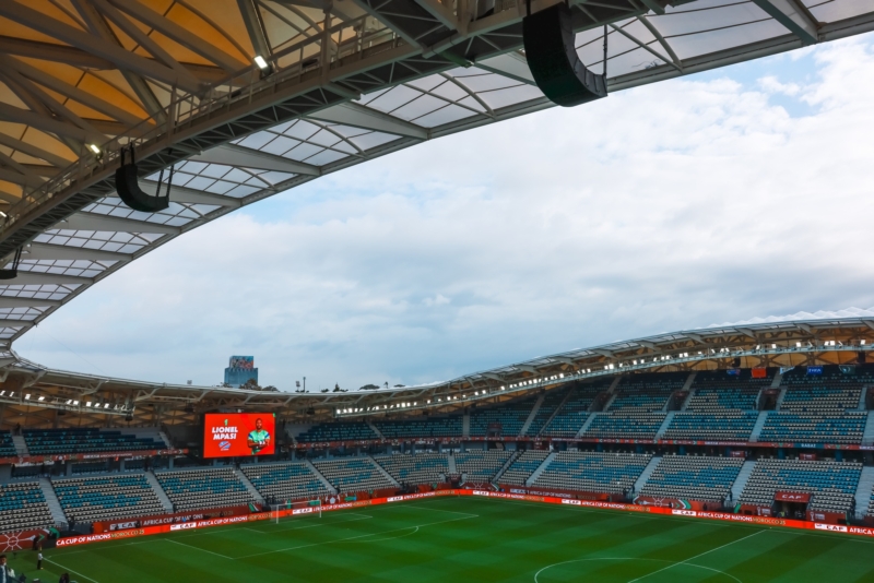 Dans l'enceinte du stade Al Medina, à Rabat.