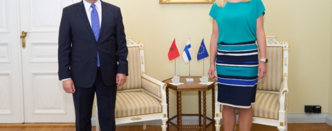 Nasser Bourita, ministre des Affaires étrangères, et son homologue finlandaise Elina Valtonen, à Helsinki en août 2024. Crédit : Ministère des Affaires Étrangères