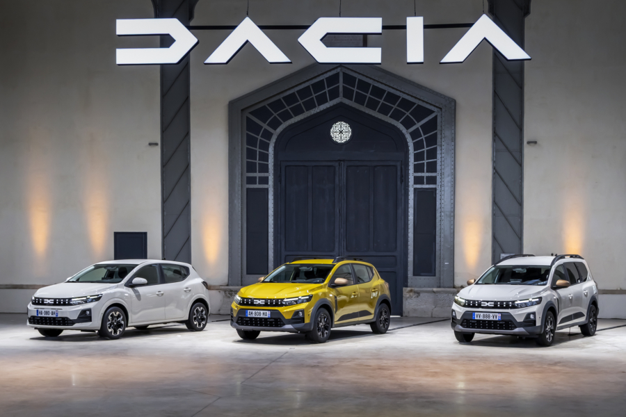 Les Dacia Sandero, Sandero Stepway et Jogger dans leur livrée mise à jour.