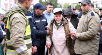 Inondations à : Des habitants de Ksar El Kébir évacués de la ville, en prévention des risques liés à la montée des eaux de l'oued Loukkos.