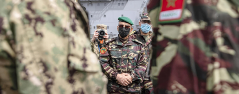 Des officiers de l'armée marocaine lors d'un exercice militaire.