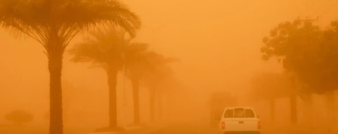 Une tempête de sable dans une ville du Sud du Maroc.