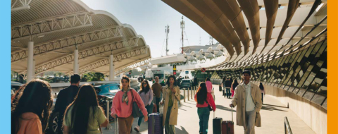 Une affiche de la campagne de communication « Let’s Take Off », lancée par Airports of Morocco, la marque portée par l’Office national des aéroports (ONDA).