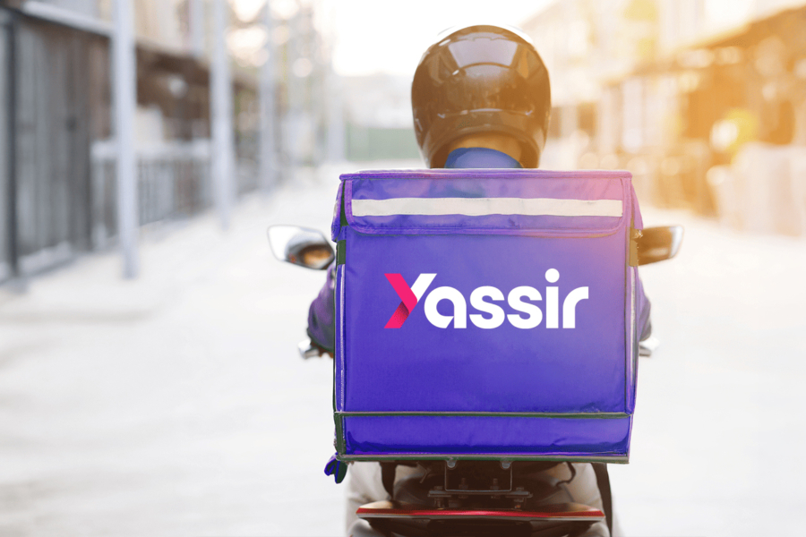 Un livreur de l'application algérienne Yassir.