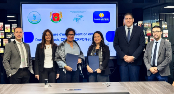 Lors de la cérémonie de signature d'un partenariat entre Damane Cash et le Conseil régional des pharmaciens d’officine du Sud, le Conseil régional des pharmaciens d’officine du Nord et la Fédération nationale des syndicats des pharmaciens.