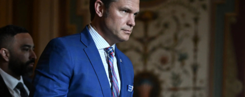 Le secrétaire américain à la Défense, Pete Hegseth
