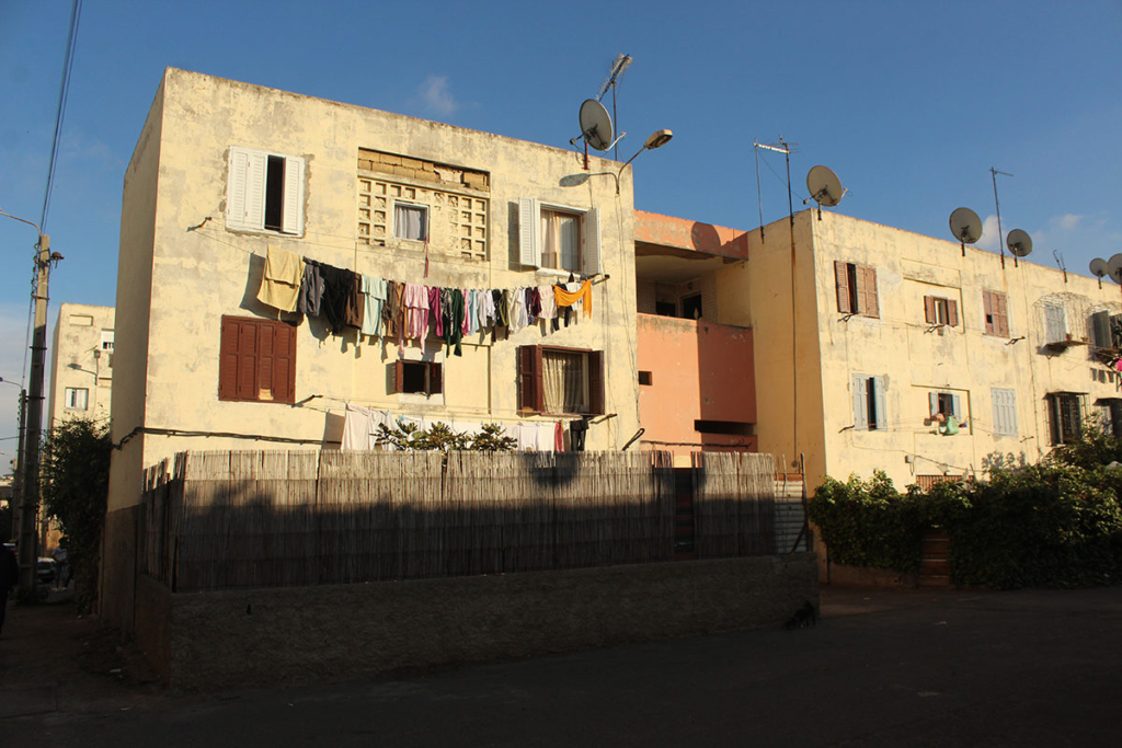 Un bloc d'habitations dans le quartier chargé d'histoire de Hay Mohammadi de Casablanca.