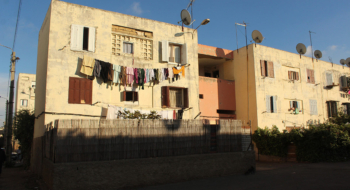 Un bloc d'habitations dans le quartier chargé d'histoire de Hay Mohammadi de Casablanca.