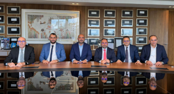 Lors de la cérémonie de signature du rachat de Be Cafetal et Dahab Industrie par One Retail, filiale de H&S Group.