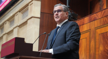 Le Chef du gouvernement Aziz Akhannouch lors de la séance plénière commune du Parlement, consacrée à la présentation du bilan du gouvernement, le 15 avril 2026.