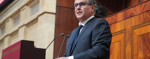 Le Chef du gouvernement Aziz Akhannouch lors de la séance plénière commune du Parlement, consacrée à la présentation du bilan du gouvernement, le 15 avril 2026.
