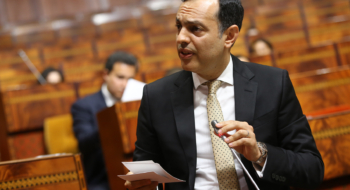 Younes Sekkouri, ministre de l'Inclusion économique, de la Petite entreprise, de l'Emploi et des Compétences, à la Chambre des représentants, le 27 avril 2026.