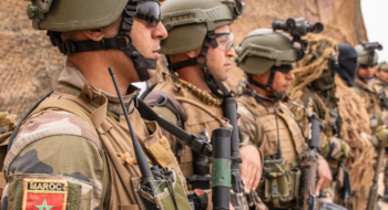 Des membres des Forces armées royales lors de la journée de clôture de l’exercice militaire African Lion à Tan-Tan, le 23 mai 2025.