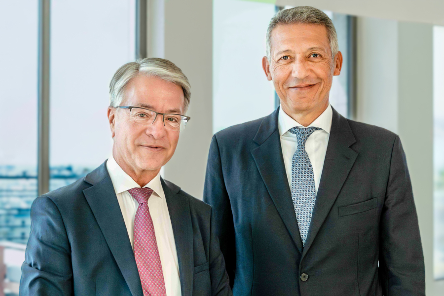 Jean-Laurent Bonnafe, administrateur directeur général de BNP Paribas, et Mohamed Hassan Bensalah, PDG du Groupe Holmarcom.