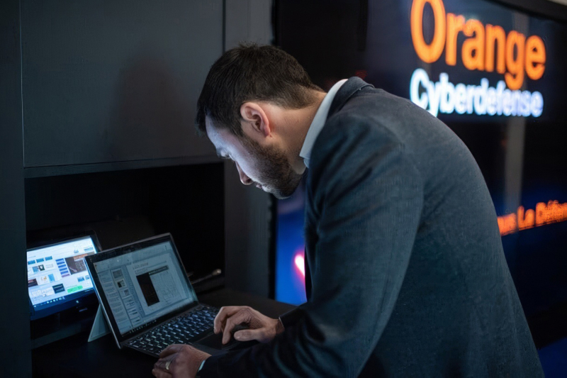 Un expert d'Orange Cyberdefense, la filiale du groupe Orange spécialisée dans la cybersécurité.