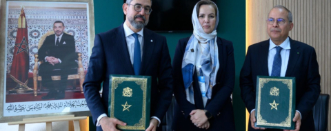 Lors de la signature de la convention de partenariat entre Ardi Microfinance et Tamwilcom, en marge du SIAM, à Meknès, le 24 avril 2026.
