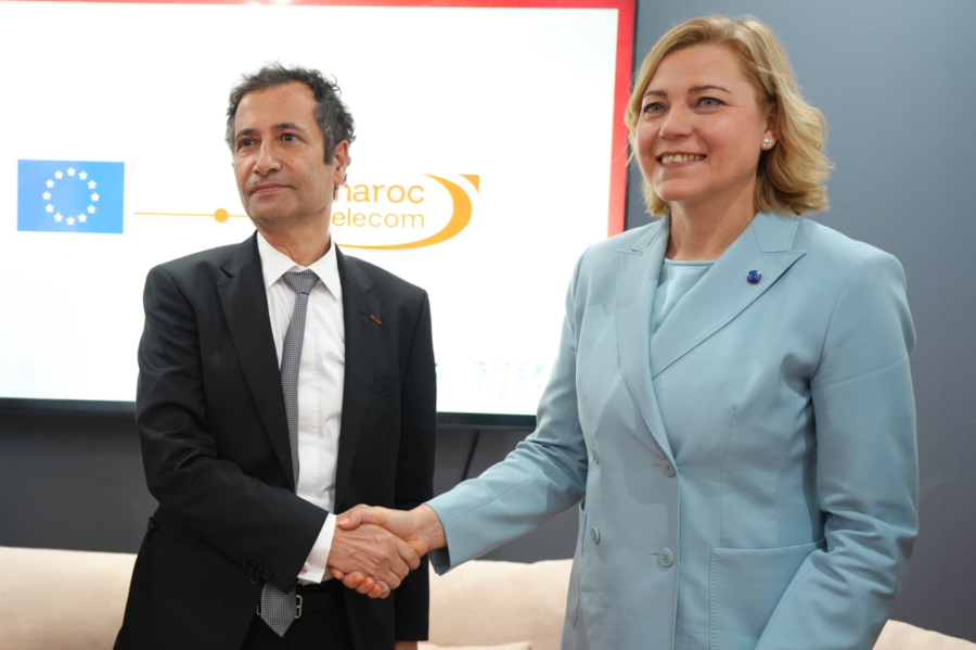 Mohamed Benchaaboun, CEO du Groupe Maroc Telecom, et Henna Virkkunen, vice-présidente exécutive de la Commission européenne et commissaire en charge de la souveraineté technologique, de la sécurité et de la démocratie.