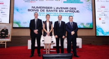 Jaafar Heikel, directeur général pôle stratégie, développement et relations internationales de la FM6SS, Trixie LohMirmand, CEO de Kaoun International, Amine Tehraoui, ministre de la Santé et de la Protection sociale, et Pr Youns Bjijou, directeur délégué de la FM6SS.