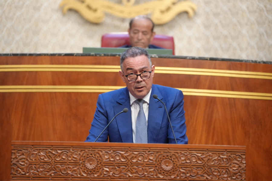 Fouzi Lekjaa lors de la séance plénière à la Chambre des Conseillers consacrée aux questions orales du 12 mai 2026.