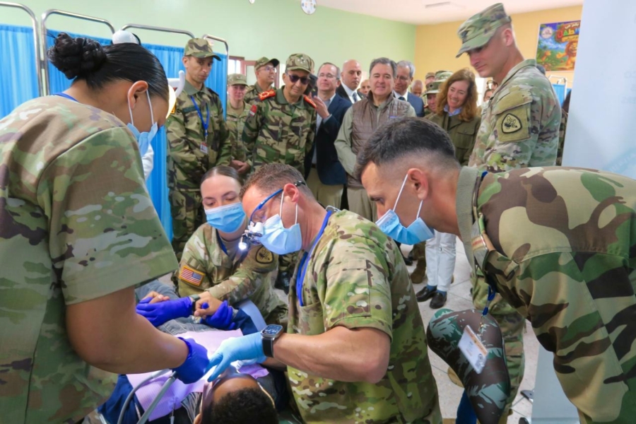 L'ambassadeur des États-Unis participe à la première activité humanitaire de l'African Lion à Dakhla
