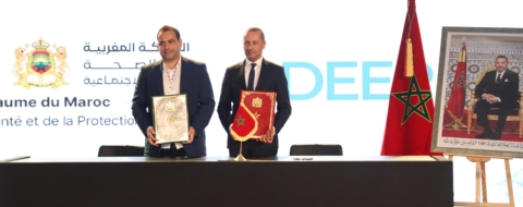 Amine Tehraoui, ministre de la Santé et de la Protection sociale, et Youssef Bouyakhf, CEO de DeepEcho, lors de la signature de la convention de partenariat pour la mise en place d’un cadre institutionnel autour de l’IA dans le diagnostic prénatal, le 4 mai 2026 à Casablanca. Crédit : DR
