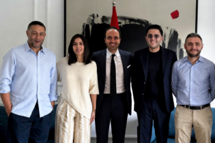Le nouveau bureau de Sciences Po Alumni Maroc, composé de Abdellah Tourabi, Bouchra Alaoui, Amine Dabchy, El Mehdi Yahya Goughrabou et Mehdi Megzari.