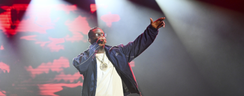 Ninho se produit sur la scène OLM Souissi lors de la 21ᵉ édition du Festival Mawazine – Rythmes du Monde à Rabat