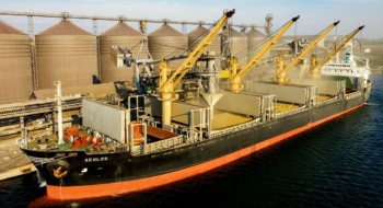Un vraquier de blé tendre au port d'Odessa.