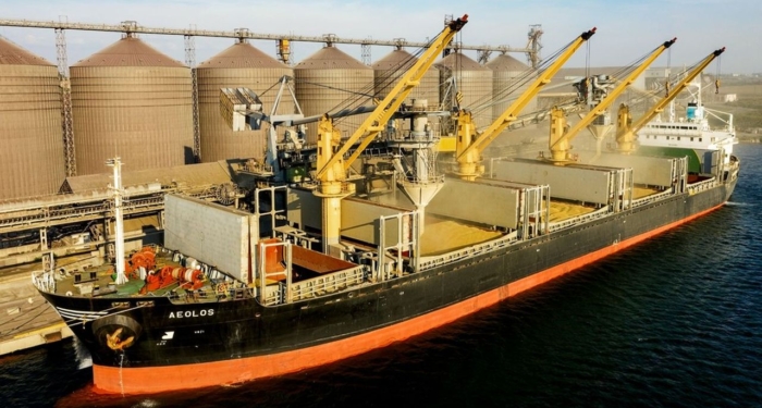 Un vraquier de blé tendre au port d'Odessa.