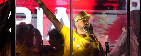 Le candidat à la présidentielle Abelardo de la Espriella s’adresse à ses partisans après le premier tour de l’élection présidentielle à Barranquilla, en Colombie, le dimanche 31 mai 2026. AP Photo/Fernando Vergara