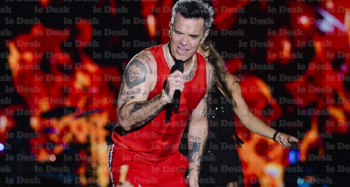 Le chanteur britannique Robbie Williams, lors de son concert dans le cadre du festival Jazzablanca, le 2 juillet 2026.