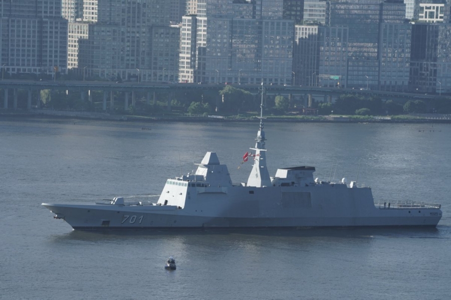 La frégate Mohammed VI de la Marine royale sur l’Hudson, à New York, lors de l’International Naval Review 250 organisée à l’occasion du 250e anniversaire des États-Unis. Crédit : DR