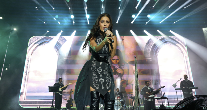 La chanteuse jordano-palestinienne Zeyne sur la scène Casa Anfa dans le cadre du festival Jazzablanca, le 7 juillet 2026.