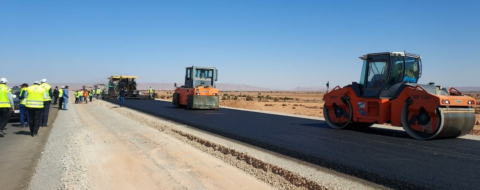 Les travaux de la voie express Tiznit-Dakhla.