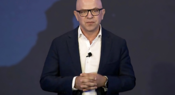 Samir Cherfan, COO Moyen-Orient et Afrique du groupe Stellantis, lors de la présentation du plan stratégique FaSTLAne 2030, le 21 mai 2026.