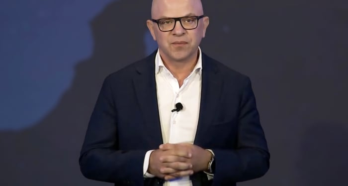 Samir Cherfan, COO Moyen-Orient et Afrique du groupe Stellantis, lors de la présentation du plan stratégique FaSTLAne 2030, le 21 mai 2026.