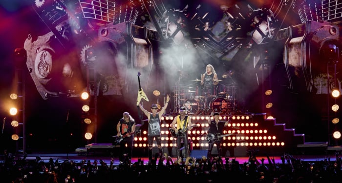 Le mythique groupe allemand Scorpions, vétéran du hard rock, sur la scène de Jazzablanca, le 4 juillet 2026.
